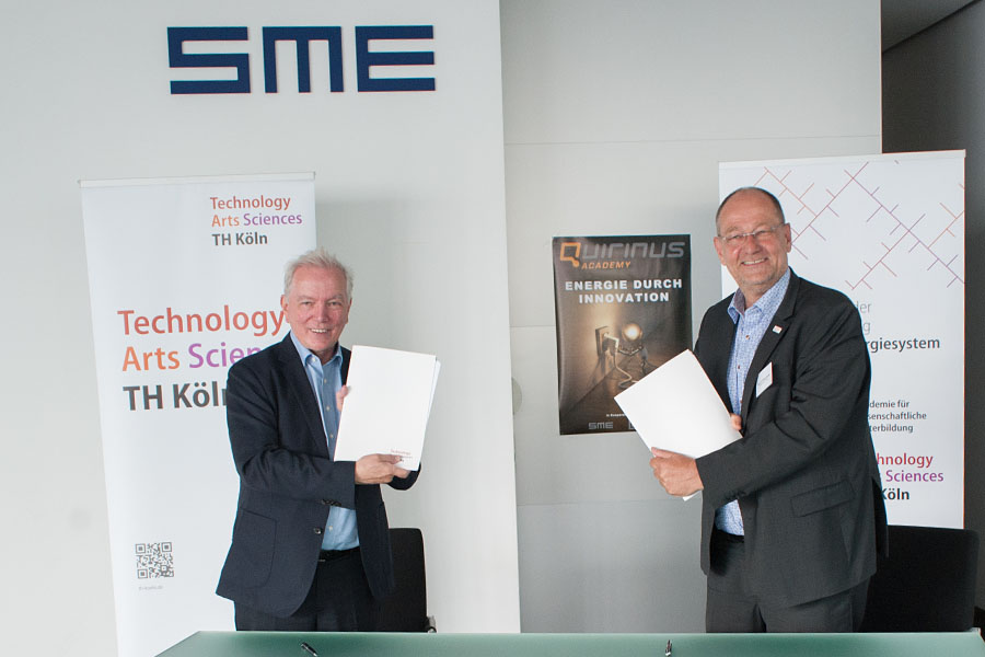 Kurt Vetten (SME) und Prof. Dr. Stefan Herzig, Präsident der TH Köln bei der Unterzeichung des Kooperationsvertrages